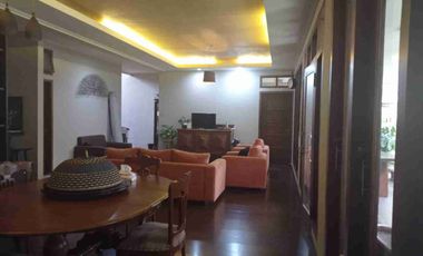 RUMAH MEWAH MINIMALIS TROPIS 2 LANTAI MAINROAD ANTAPANI BANDUNG.