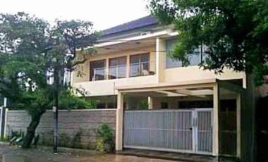 RUMAH MEWAH MINIMALIS TROPIS 2 LANTAI MAINROAD ANTAPANI BANDUNG.