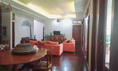 RUMAH MEWAH MINIMALIS TROPIS 2 LANTAI MAINROAD ANTAPANI BANDUNG.