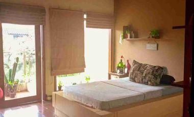 RUMAH MEWAH MINIMALIS TROPIS 2 LANTAI MAINROAD ANTAPANI BANDUNG.