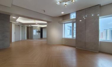 Luxurious 4 Bedroom Penthouse Loft Unit for Sale in Kingswood, Makati City