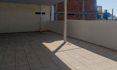 EN VENTA: Propiedad rentera en Flavio Reyes con Espacios Comerciales y Residenciales