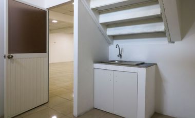 EN VENTA: Propiedad rentera en Flavio Reyes con Espacios Comerciales y Residenciales