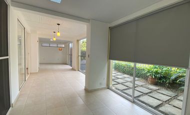 VENDO CASA ESQUINERA PAISAJES  DEL CASTILLO DE 1 NIVEL -JAMUNDI