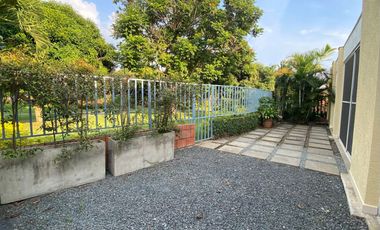 VENDO CASA ESQUINERA PAISAJES  DEL CASTILLO DE 1 NIVEL -JAMUNDI