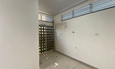VENDO CASA ESQUINERA PAISAJES  DEL CASTILLO DE 1 NIVEL -JAMUNDI