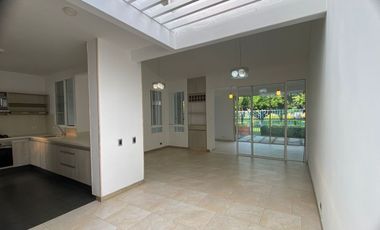 VENDO CASA ESQUINERA PAISAJES  DEL CASTILLO DE 1 NIVEL -JAMUNDI