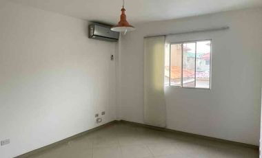 Alquiler de casa urb. Portal al Sol vía a la costa