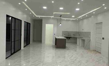 ESPECTACULAR, MODERNA Y ELEGANTE VILLA... POR ESTRENAR!!! A 300 METROS DE LA PLAYA