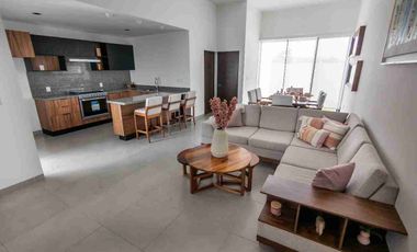 CASA EN VENTA DE 1 PLANTA AMPLIA CON DOBLE ALTURA EN MAYORCA RESIDENCIAL OPORTUNIDAD ZONA SUR ESTE LEON