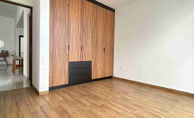 CASA EN VENTA DE 1 PLANTA AMPLIA CON DOBLE ALTURA EN MAYORCA RESIDENCIAL OPORTUNIDAD ZONA SUR ESTE LEON