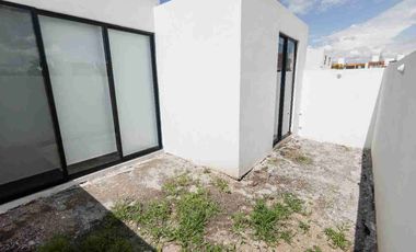 CASA EN VENTA DE 1 PLANTA AMPLIA CON DOBLE ALTURA EN MAYORCA RESIDENCIAL OPORTUNIDAD ZONA SUR ESTE LEON