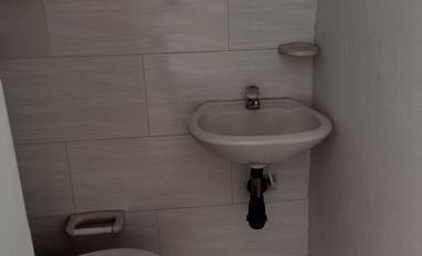 SE ARRIENDA  HERMOSA CASA