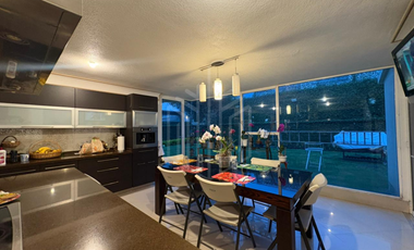 EXCELENTE OPORTUNIDAD CON JARDÍN PLANO EN LOMA DE VALLESCONDIDO.