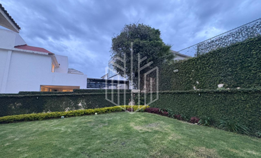EXCELENTE OPORTUNIDAD CON JARDÍN PLANO EN LOMA DE VALLESCONDIDO.