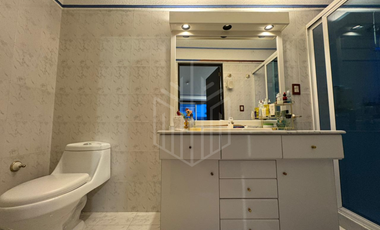 EXCELENTE OPORTUNIDAD CON JARDÍN PLANO EN LOMA DE VALLESCONDIDO.