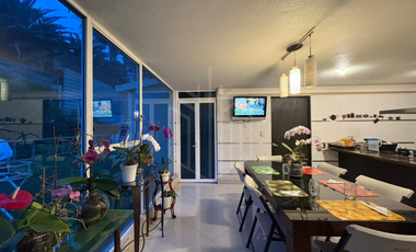 EXCELENTE OPORTUNIDAD CON JARDÍN PLANO EN LOMA DE VALLESCONDIDO.