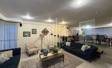 EXCELENTE OPORTUNIDAD CON JARDÍN PLANO EN LOMA DE VALLESCONDIDO.