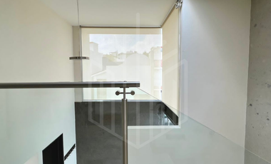 BONITA RESIDENCIA CON JARDÍN PLANO EN VENTA,  BOSQUE ESMERALDA.