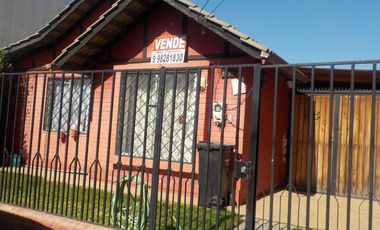 VENDE CASA AMPLIO PATIO.  METRO . MALL PLAZA VESPUCIO