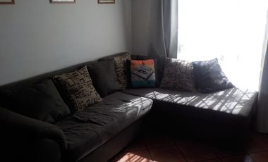 VENDE CASA AMPLIO PATIO.  METRO . MALL PLAZA VESPUCIO