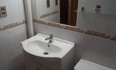 VENDE CASA AMPLIO PATIO.  METRO . MALL PLAZA VESPUCIO