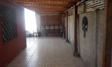 VENDE CASA AMPLIO PATIO.  METRO . MALL PLAZA VESPUCIO