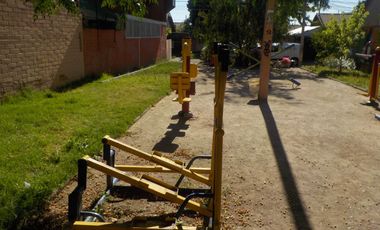 VENDE CASA AMPLIO PATIO.  METRO . MALL PLAZA VESPUCIO