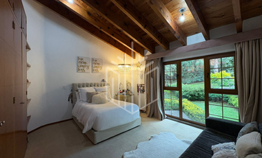 HERMOSA RESIDENCIA EN VENTA CON JARDÍN PLANO Y EXCELENTES ACABADOS EN HACIENDA DE VALLESCONDIDO