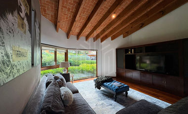 HERMOSA RESIDENCIA EN VENTA CON JARDÍN PLANO Y EXCELENTES ACABADOS EN HACIENDA DE VALLESCONDIDO