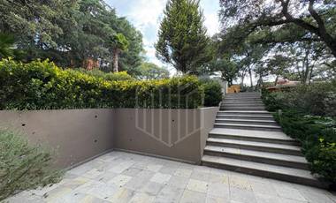 HERMOSA RESIDENCIA EN VENTA CON JARDÍN PLANO Y EXCELENTES ACABADOS EN HACIENDA DE VALLESCONDIDO