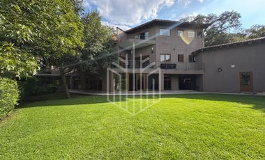 HERMOSA RESIDENCIA EN VENTA CON JARDÍN PLANO Y EXCELENTES ACABADOS EN HACIENDA DE VALLESCONDIDO