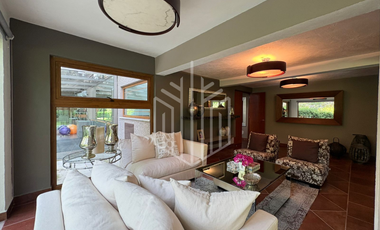 HERMOSA RESIDENCIA EN VENTA CON JARDÍN PLANO Y EXCELENTES ACABADOS EN HACIENDA DE VALLESCONDIDO