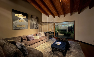 HERMOSA RESIDENCIA EN VENTA CON JARDÍN PLANO Y EXCELENTES ACABADOS EN HACIENDA DE VALLESCONDIDO