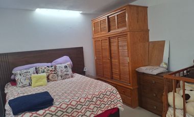 Casa con muy buena ubicación, cerca del suburbano, avenidas principales, plazas y centros comerciales.