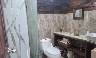 Casa con muy buena ubicación, cerca del suburbano, avenidas principales, plazas y centros comerciales.