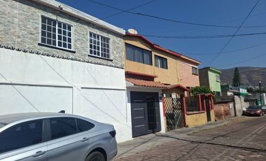Casa con muy buena ubicación, cerca del suburbano, avenidas principales, plazas y centros comerciales.
