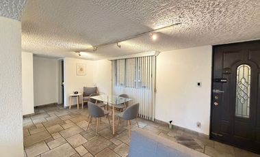 Departamento remodelado en venta en primer piso – Excelente ubicación.