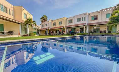 CASA EN ESQUINA CON ALBERCA EN KLUSTER LAS FUENTES CERCA DEL CENTRO DE JIUTEPEC