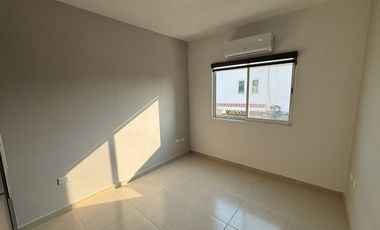 CASA EN ESQUINA CON ALBERCA EN KLUSTER LAS FUENTES CERCA DEL CENTRO DE JIUTEPEC