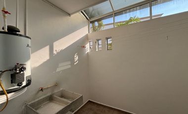 CASA EN ESQUINA CON ALBERCA EN KLUSTER LAS FUENTES CERCA DEL CENTRO DE JIUTEPEC