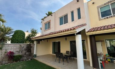 CASA EN ESQUINA CON ALBERCA EN KLUSTER LAS FUENTES CERCA DEL CENTRO DE JIUTEPEC