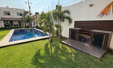 CASA EN ESQUINA CON ALBERCA EN KLUSTER LAS FUENTES CERCA DEL CENTRO DE JIUTEPEC