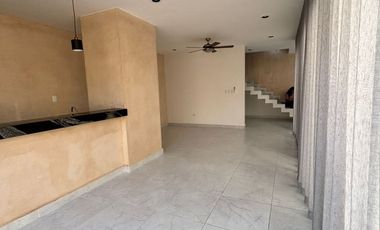 Renta de townhouse en Temozón