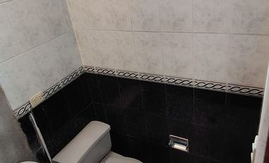 ALQUILO CASA DE 3 PISOS A 1 CUADRA DE LA PLAZA DE YANAHUARA