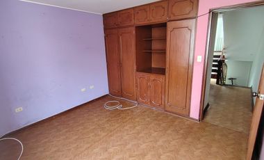 ALQUILO CASA DE 3 PISOS A 1 CUADRA DE LA PLAZA DE YANAHUARA