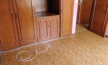 ALQUILO CASA DE 3 PISOS A 1 CUADRA DE LA PLAZA DE YANAHUARA