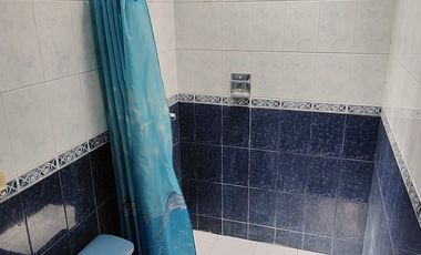 ALQUILO CASA DE 3 PISOS A 1 CUADRA DE LA PLAZA DE YANAHUARA