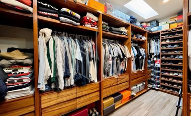 Imponente residencia en Zona Esmeralda | Jardín plano, doble altura y 4 recámaras