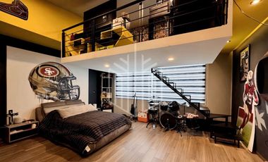 Imponente residencia en Zona Esmeralda | Jardín plano, doble altura y 4 recámaras